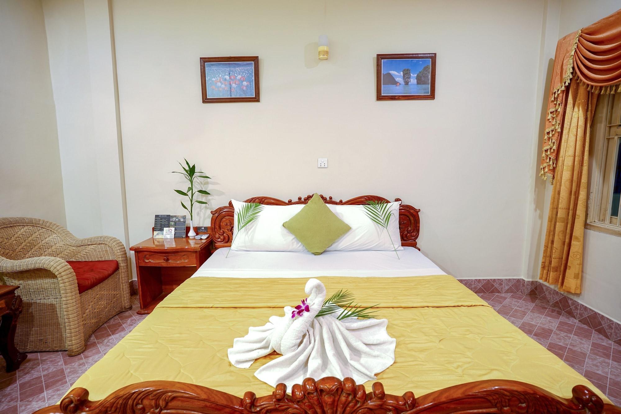 Royal Hotel Battambang Zewnętrze zdjęcie