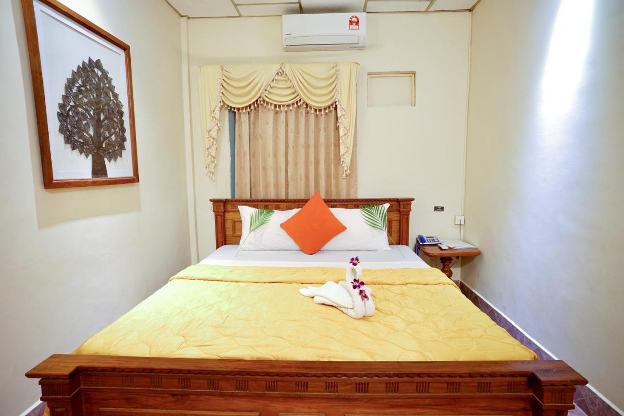 Royal Hotel Battambang Zewnętrze zdjęcie