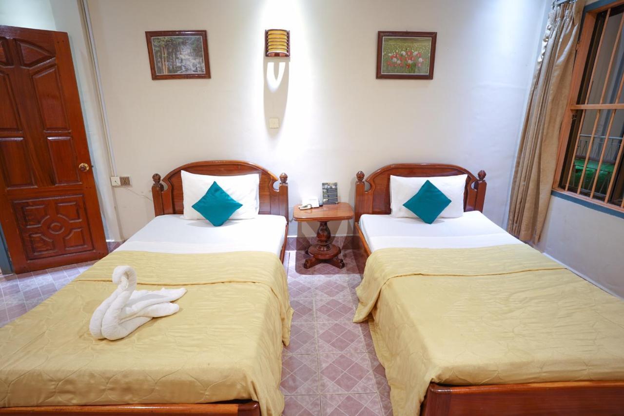 Royal Hotel Battambang Zewnętrze zdjęcie