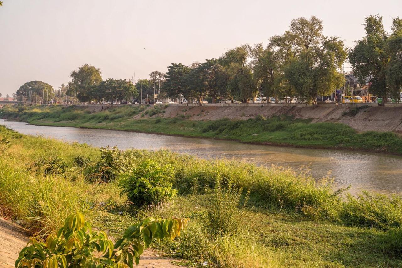 Royal Hotel Battambang Zewnętrze zdjęcie