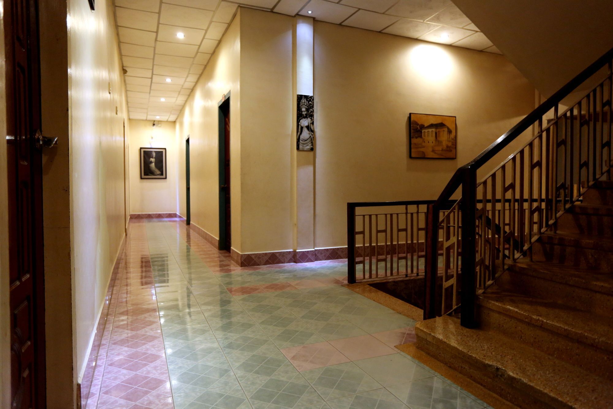 Royal Hotel Battambang Zewnętrze zdjęcie